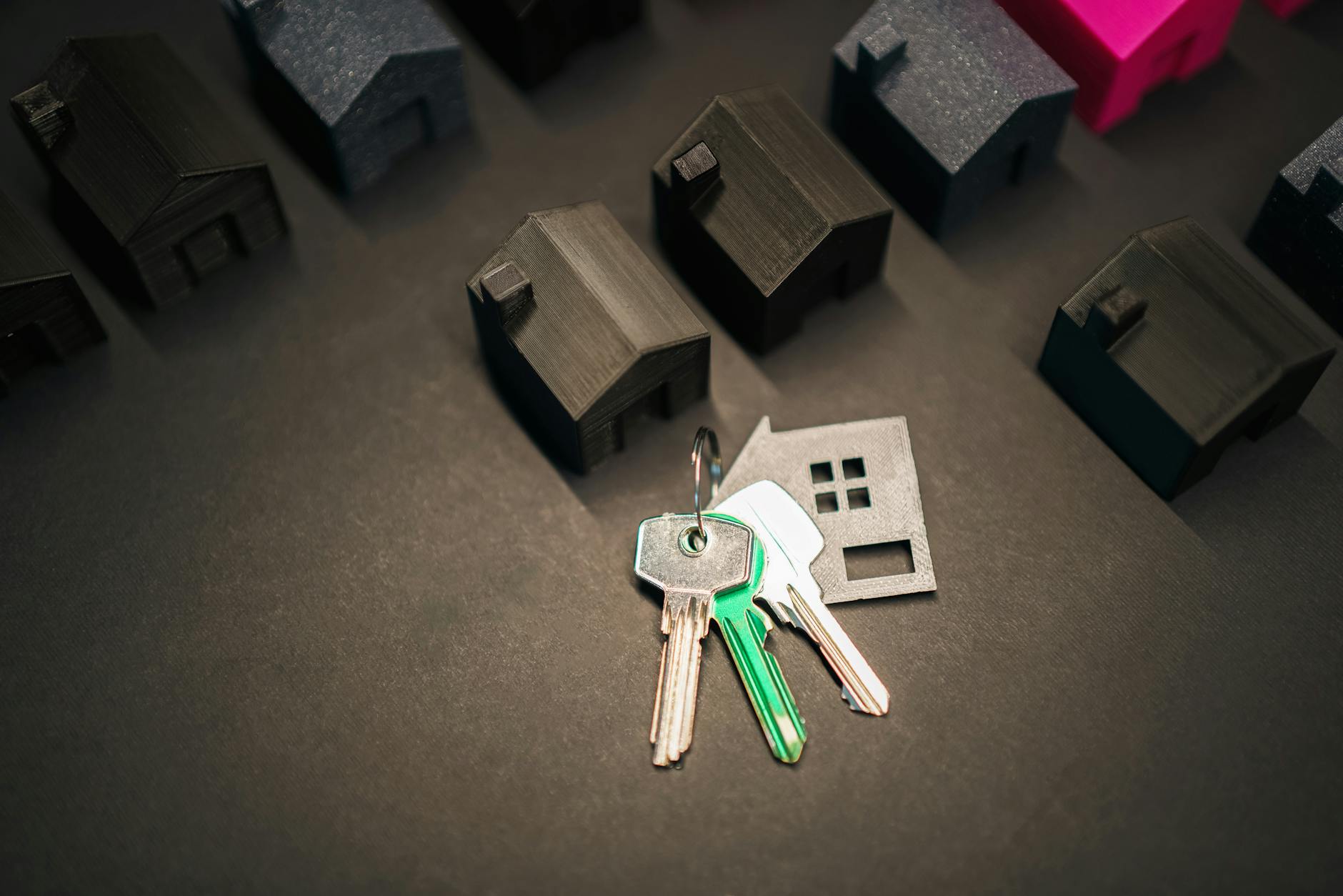 Property manager holding keys for an Indianapolis apartment community — non-blaming tenant notification, 24-48 hour entry notice, and clear documentation are the difference between cooperation and a bed bug case that drags into a habitability complaint